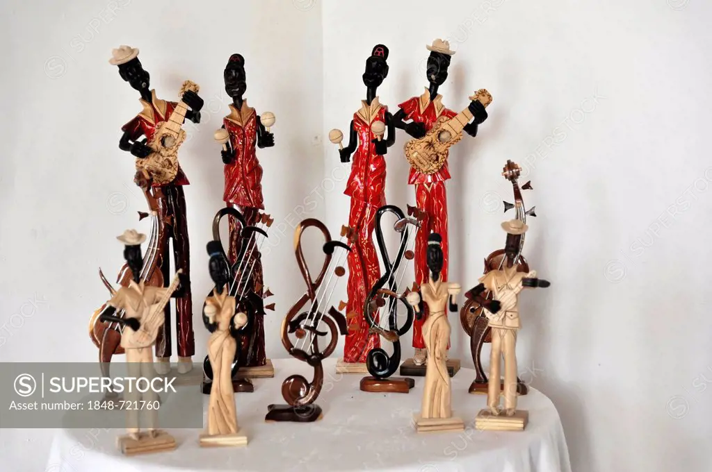 Musicians, music group, carved in wood, souvenirs, Trinidad, Cuba, Greater Antilles, Caribbean, Central America, America