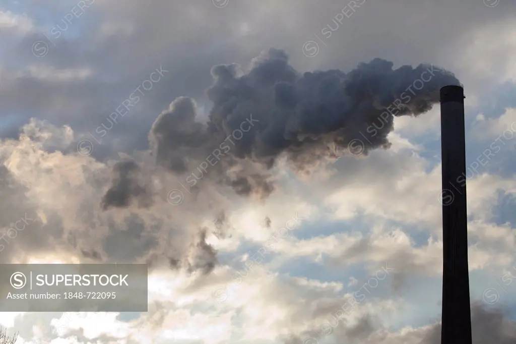 Smoking chimney, coal-fired power station, RWE Power AG and STEAG, Heil, Bergkamen, Unna district, Ruhr Area, North Rhine-Westphalia, Germany, Europe,...