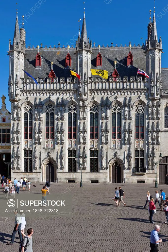 Grote Markt square and Stadhuis, city hall, old town of Bruges, UNESCO World Heritage Site, West Flanders, Flemish Region, Bruges, Belgium, Europe