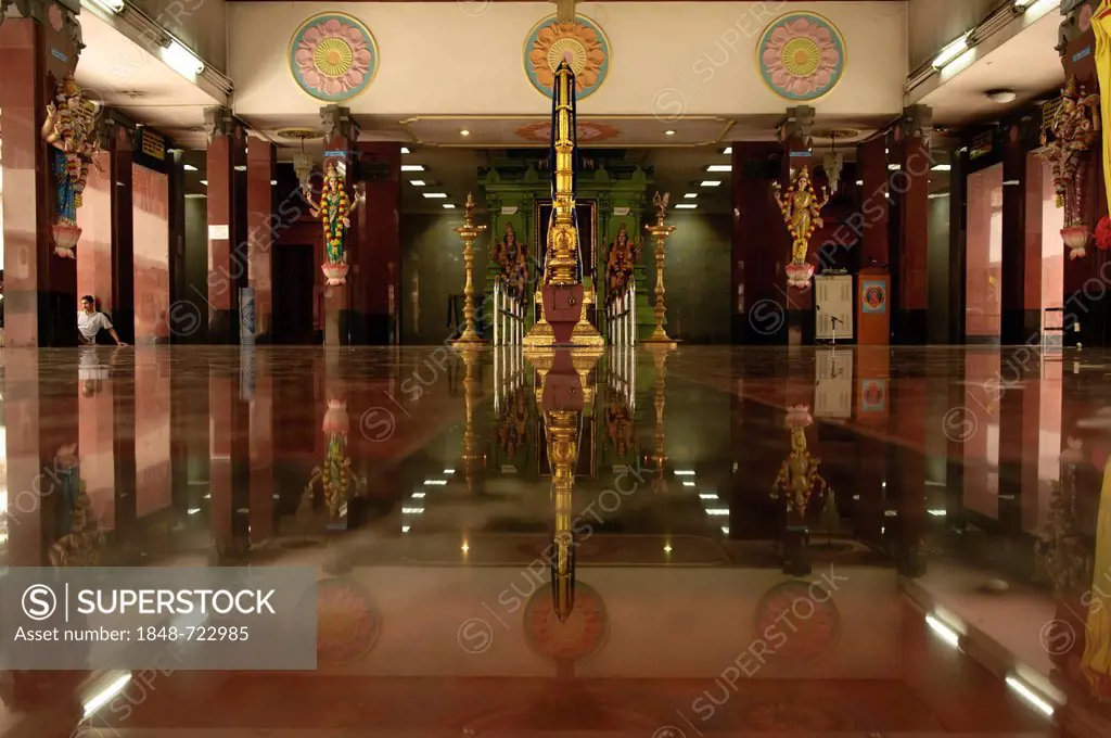 Hindi temple in the centre of Chinatown, Kuala Lumpur, Malaysia, Southeast Asia
