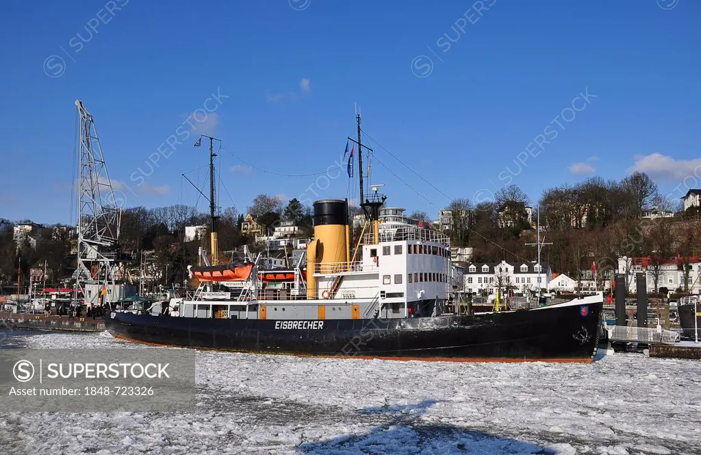 Ship in the port of Hamburg in the winter, Hamburg, Germany, Europe