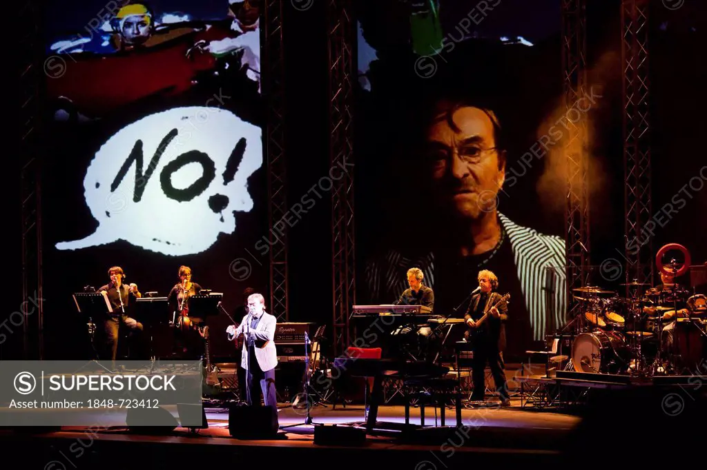 The Italian singer Lucio Dalla performing live at the concert hall of the KKL in Lucerne, Switzerland, Europe