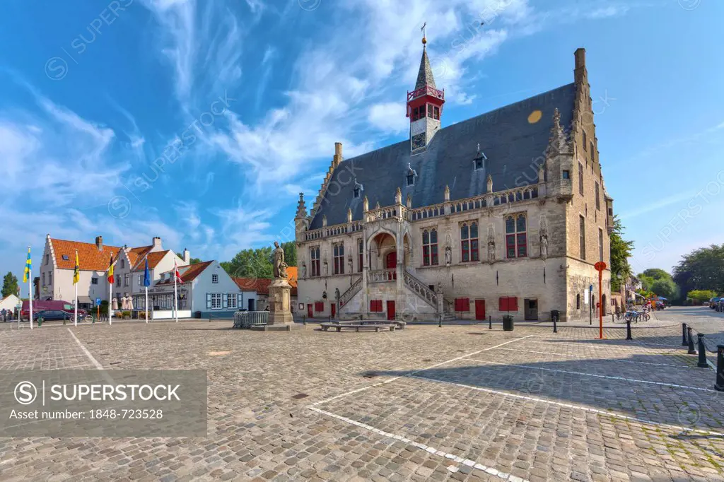 Monument to the poet Jacob van Maerlant in front of the town hall in Damme, Bruges, West Flanders, Flemish Region, Belgium, Europe