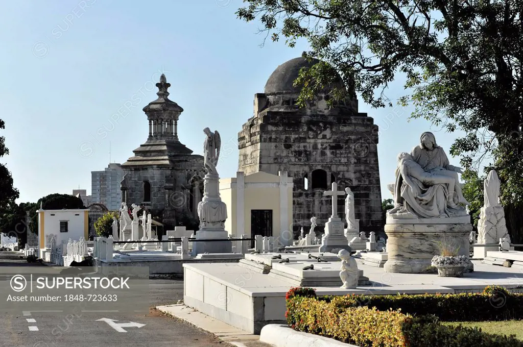 Graves, tombes, Cementerio de Cristóbal Colón, Christopher Columbus Cemetery, 56-ha cemetery, Havana, Cuba, Greater Antilles, Caribbean, Central Ameri...