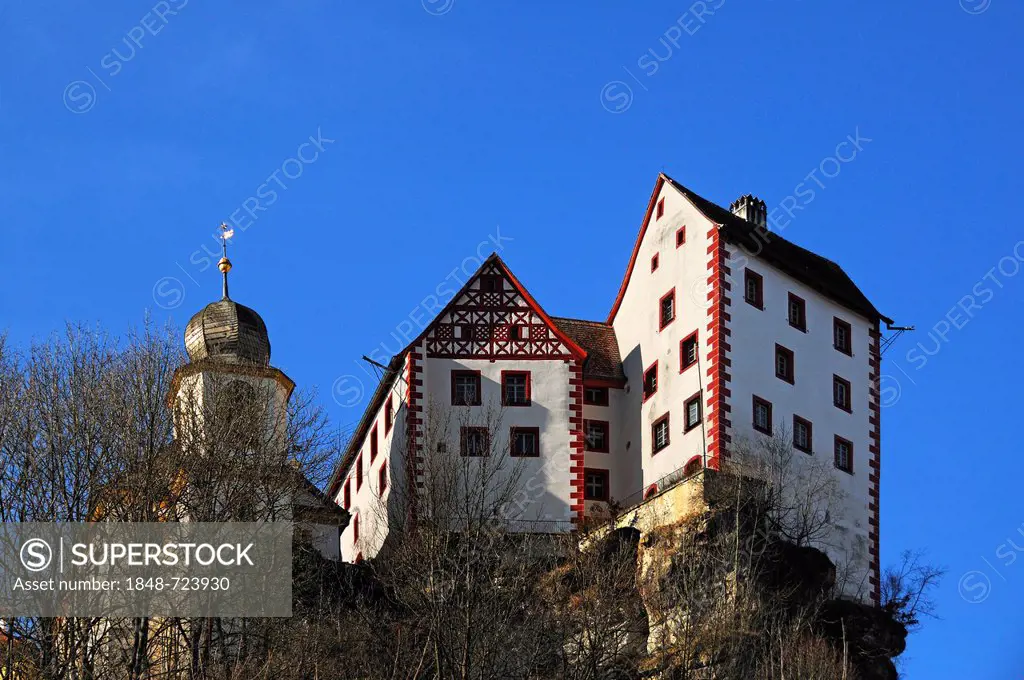 Burg Egloffstein Castle, mentioned in 1358, with castle capel from 1750, Egloffstein, Upper Franconia, Bavaria, Germany, Europe