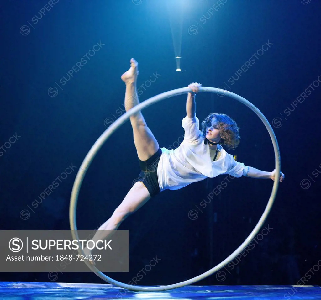 Angelica Bongiovanni, FlicFlac Christmas Circus, premiere of Schrille Nacht, eilige Nacht, Westphalia Hall, Dortmund, North Rhine-Westphalia, Germany,...