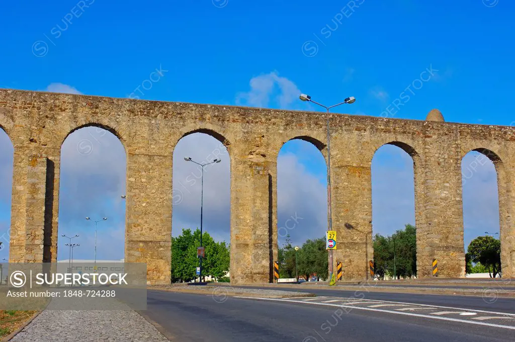 Água de Prata Aqueduct, Évora, UNESCO World Heritage Site, Alentejo, Portugal, Europe