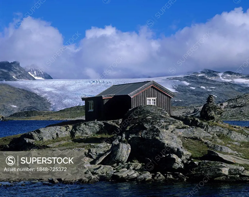 Mountain hut and glaciers, Sognefjell, Sogn og Fjordane, Norway, Scandinavia, Europe