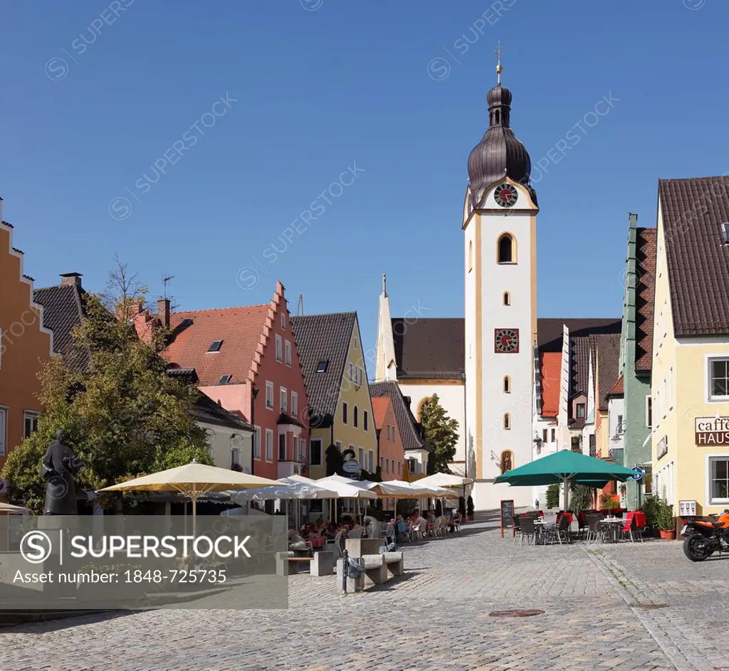 St Jakob Catholic parish church and the upper market square, Schwandorf, Upper Palatinate, Bavaria, Germany, Europe