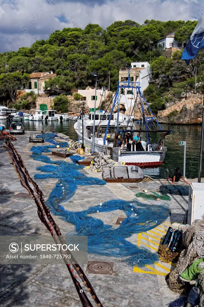 Boats, Cala Figuera, southeast coast, Majorca, Balearic Islands, Spain, Europe