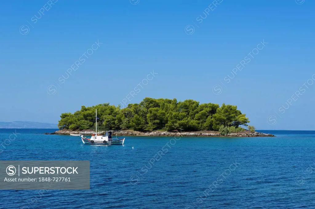 Island in the sea, Sithonia, Chalkidiki or Halkidiki, Greece, Europe