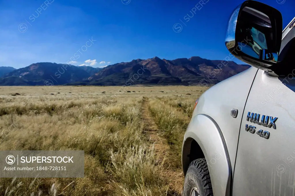 Hilux 4.0l V6, 4x4, SUV, off-road vehicle, Brandberg Massif, Damaraland, Namibia, Africa