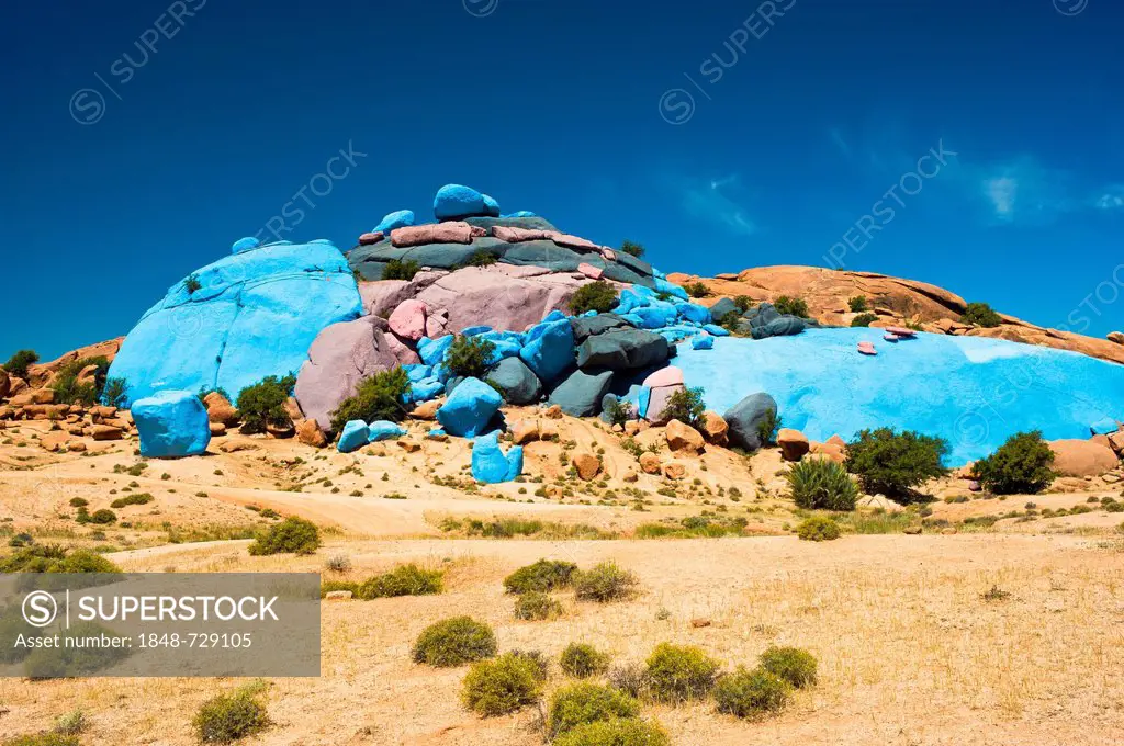 Painted rocks, rock paintings by the Belgian artist Jean Verame near Tafraoute, Anti-Atlas mountain range, southern Morocco, Morocco, Africa
