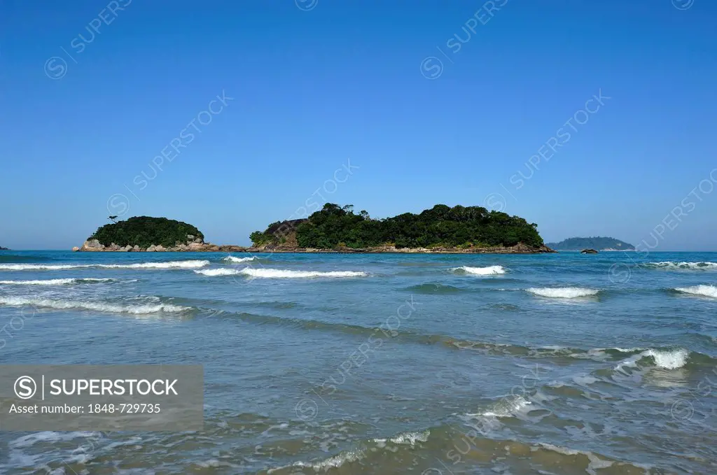 Outlying islands, Dois Rios beach, Ilha Grande, state of Rio de Janeiro, Brazil, South America