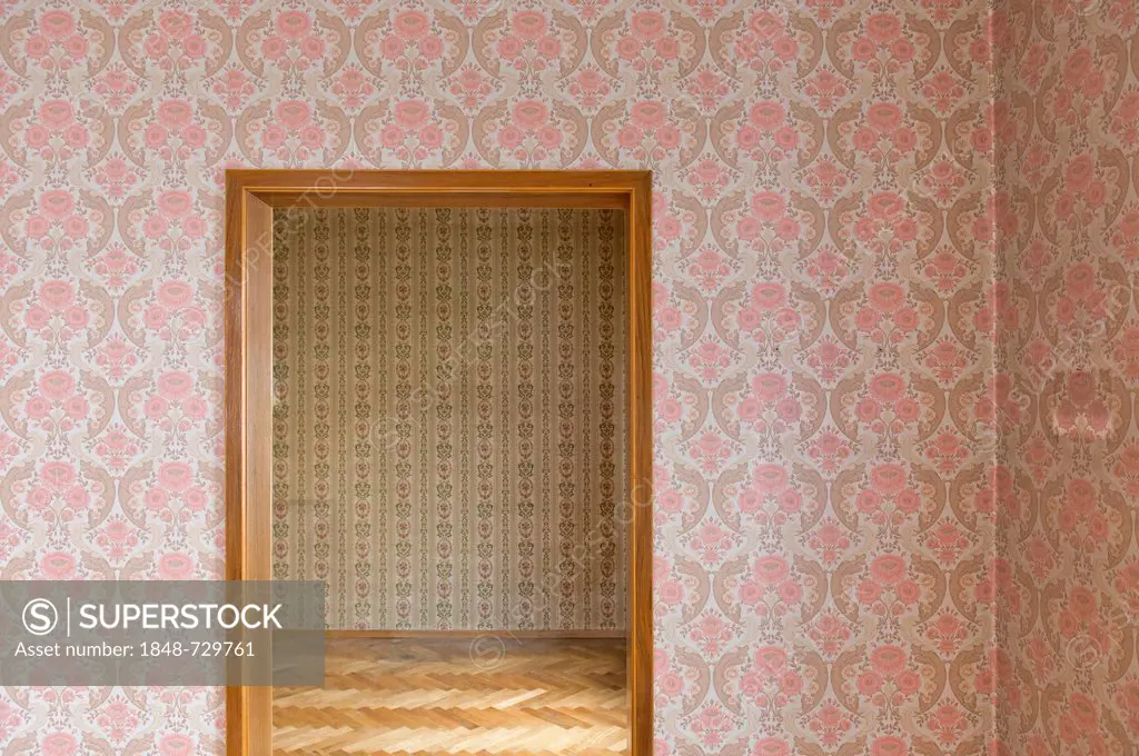 Room with old wallpaper, old wallpaper from the sixties, Stuttgart, Baden-Wuerttemberg, Germany, Europe