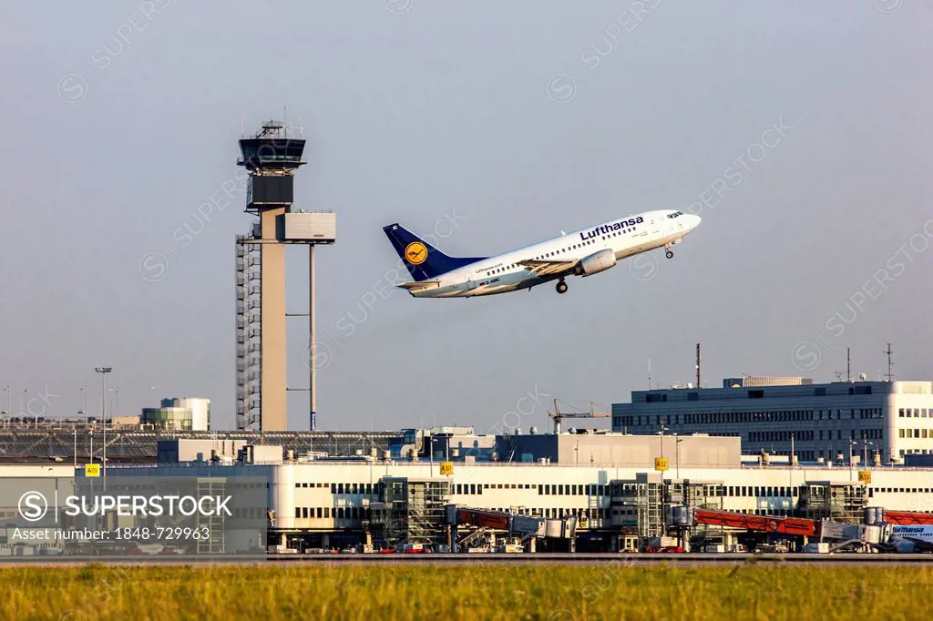 Lufthansa Boeing 737, taking off at Duesseldorf International Airport, flight control tower, Duesseldorf, North Rhine-Westphalia, Germany, Europe