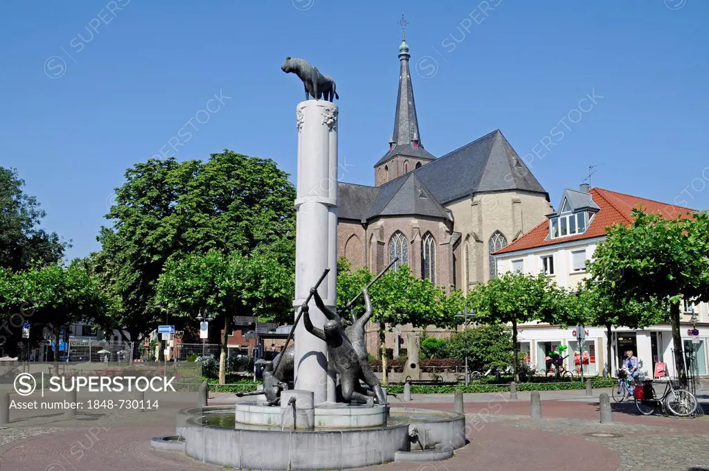 Dragon's Fountain, St. Mary Magdalene Church, market square, Geldern, Lower Rhine region, North Rhine-Westphalia, Germany, Europe