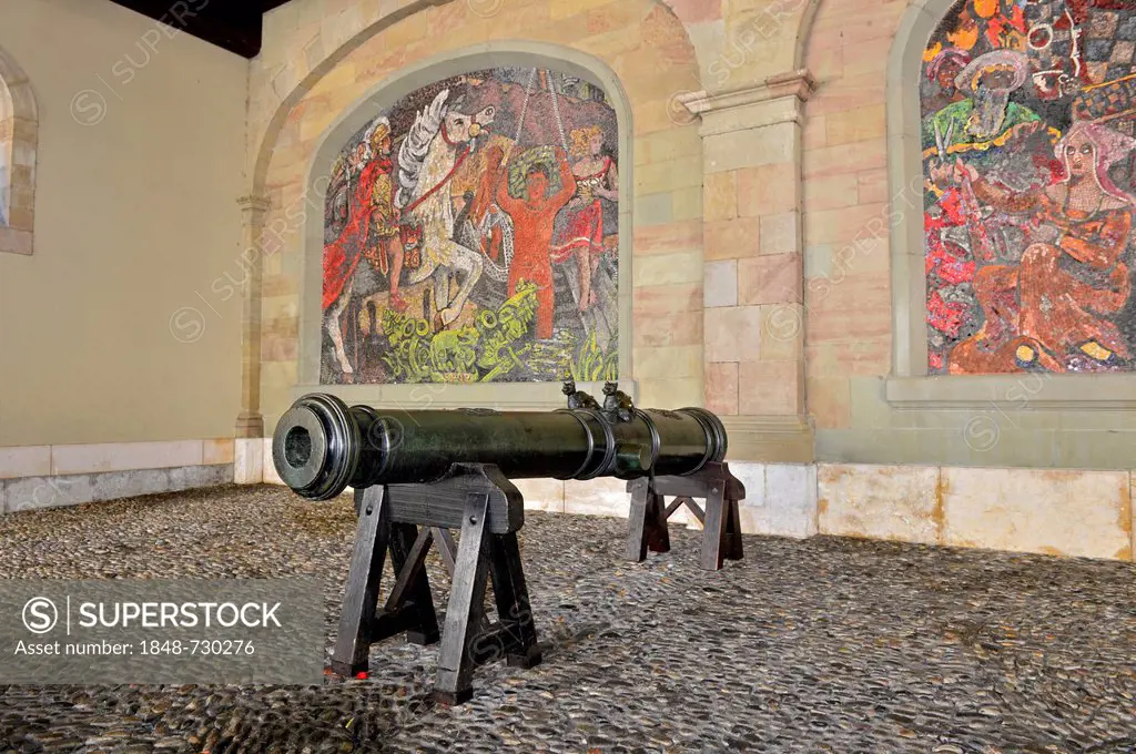 Medieval cannon of the Geneva artillery in the former armoury, at back mosaic by Alexandre Cingria depicting the arrival of Julius Caesar in Geneva, G...