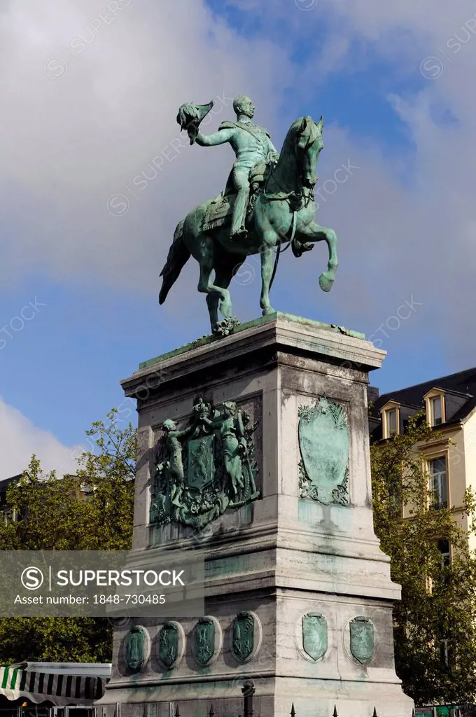 Equestrian statue to former Grand Duke William II, Place Guillaume II square, Luxembourg City, Luxembourg, Europe