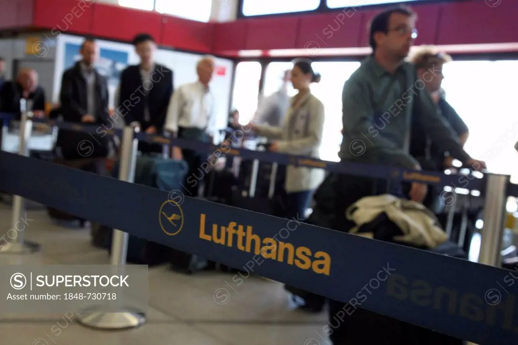 Passengers waiting at the airport, delays and canceled flights due to the strike of the Lufthansa flight attendants, Berlin Tegel Airport, Berlin, Ger...