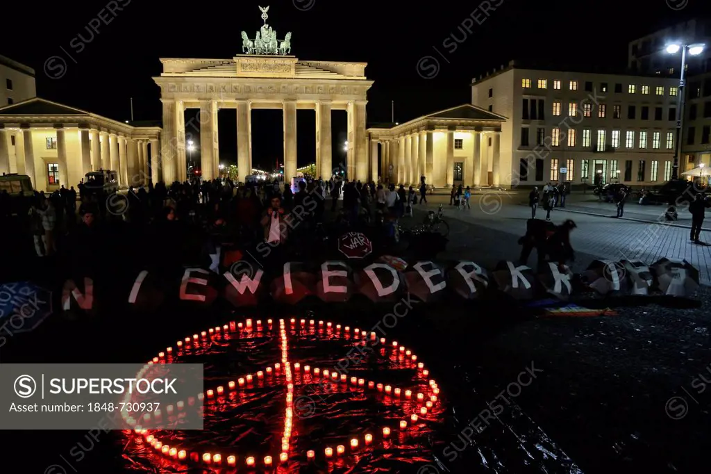 Peace demonstration at the Brandenburg Gate, Berlin, Germany, Europe