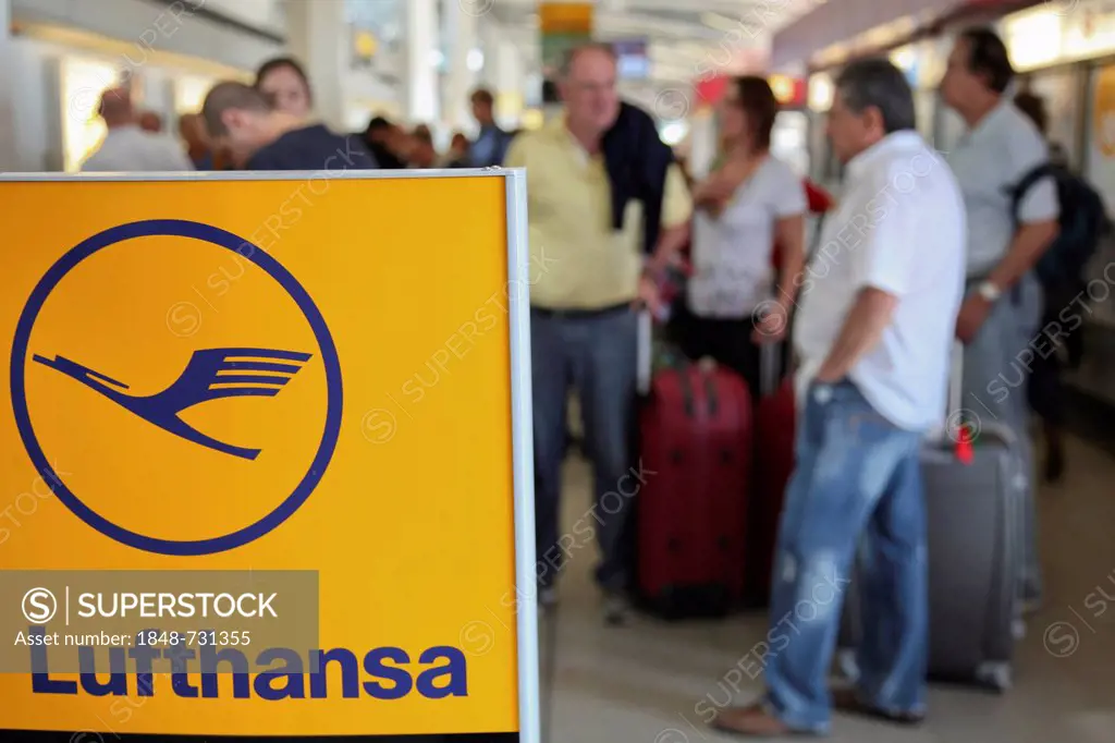 Passengers waiting at the airport, delays and canceled flights due to the strike of the Lufthansa flight attendants, Berlin Tegel Airport, Berlin, Ger...