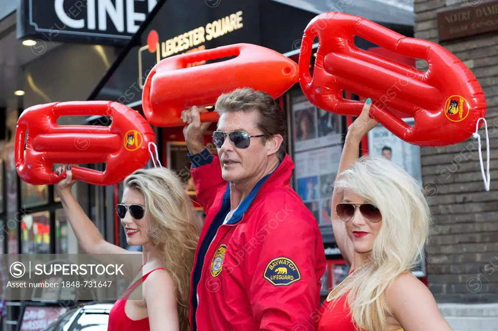 Baywatch and Knight Rider star David Hasselhoff posing with dancers for his new stage show, London, England, United Kingdom, Europe