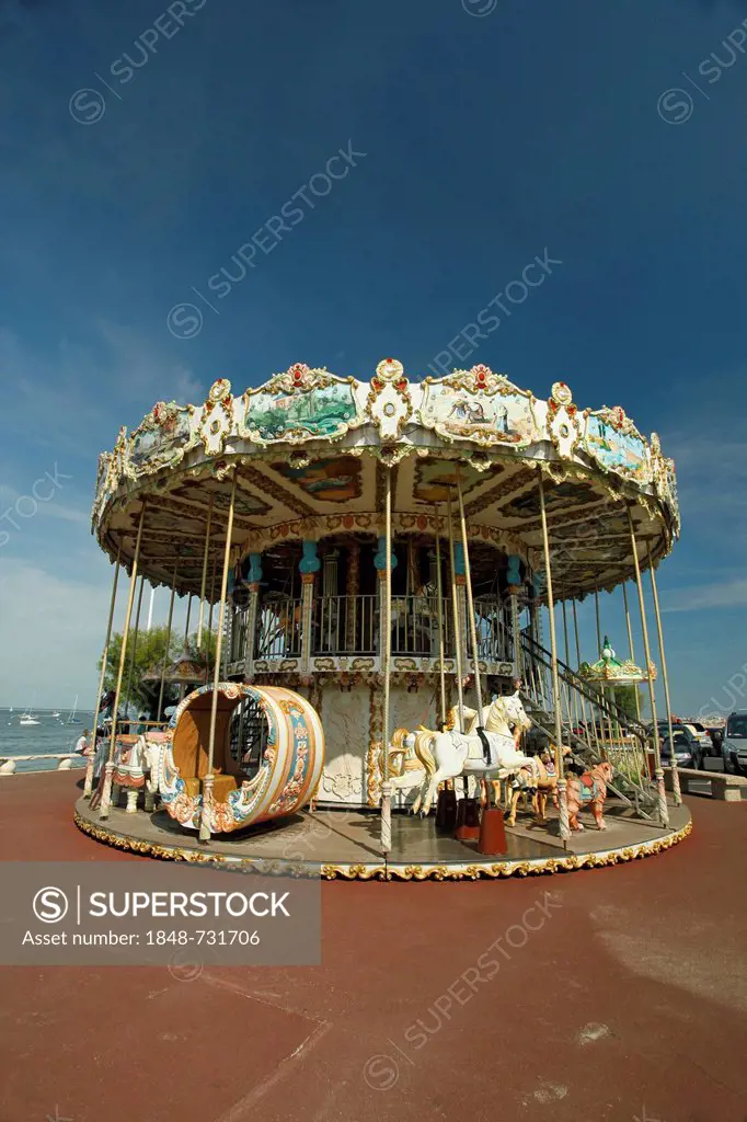 Old-fashioned children's roundabout, carousel, Arcachon, Bordeaux, France, Europe