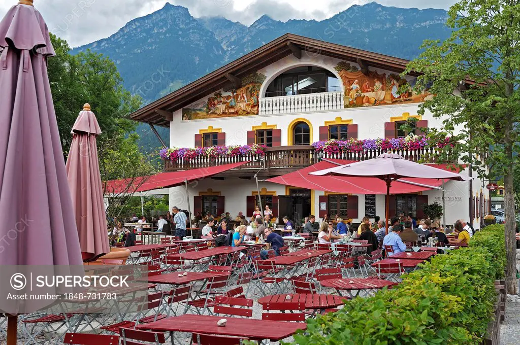 Mohrenplatz Restaurant, with Lueftlmalerei mural paintings, Garmisch-Partenkirchen, Bavaria, Germany, Europe