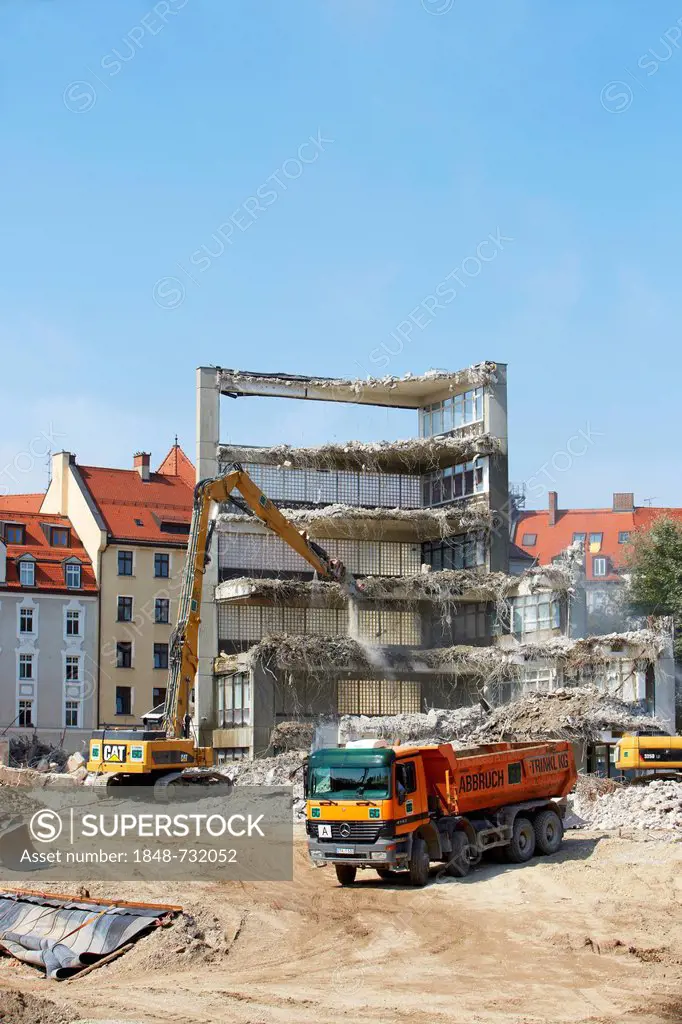 Demolition works on the Rodenstock premises in Isarvorstadt, Munich, Bavaria, Germany, Europe