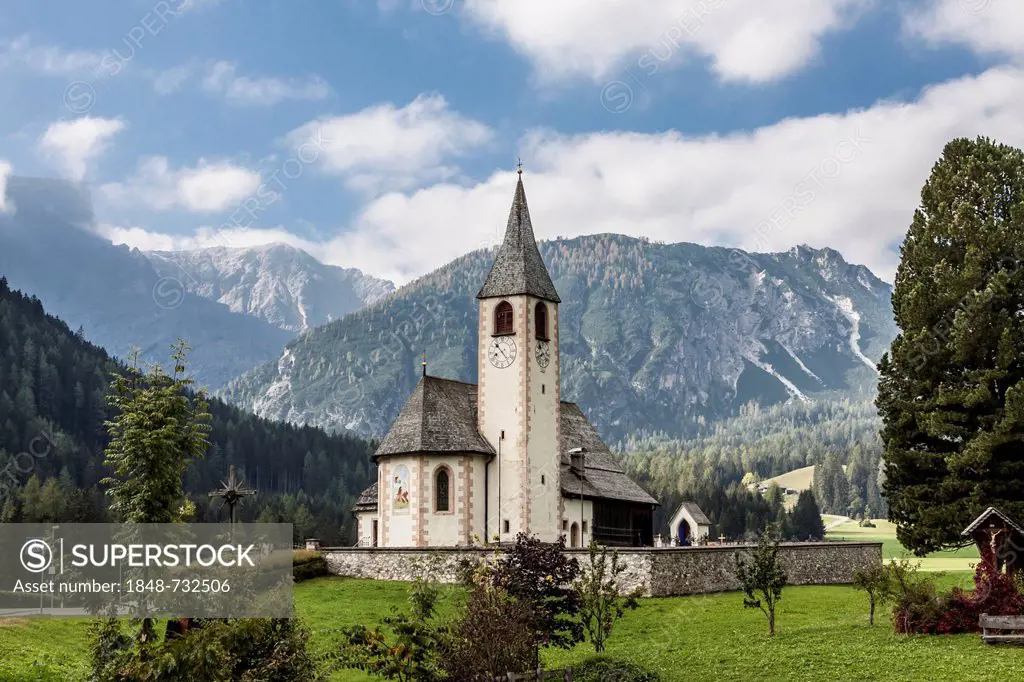 Church of Saint Vitus, San Vito, Prags, Braies, Braies valley, Dolomites, province of Bolzano-Bozen, Alto Adige, Italy, Europe