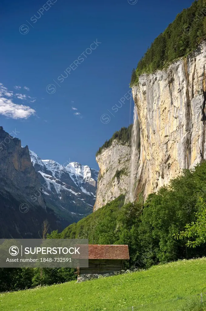 Lauterbrunnen with Staubbach Falls, Bernese Oberland, Canton of Bern, Switzerland, Europe
