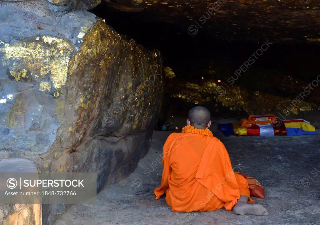 Cave of meditation, covered in gold leaf, on Vulture Peak, important Buddhist pilgrimage destination, Buddha's first place of meditation, Ragir, Rajgi...