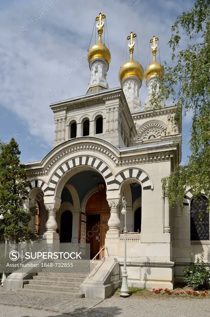 Gilded onion domes of the Russian Orthodox Church, Geneva, Switzerland, Europe