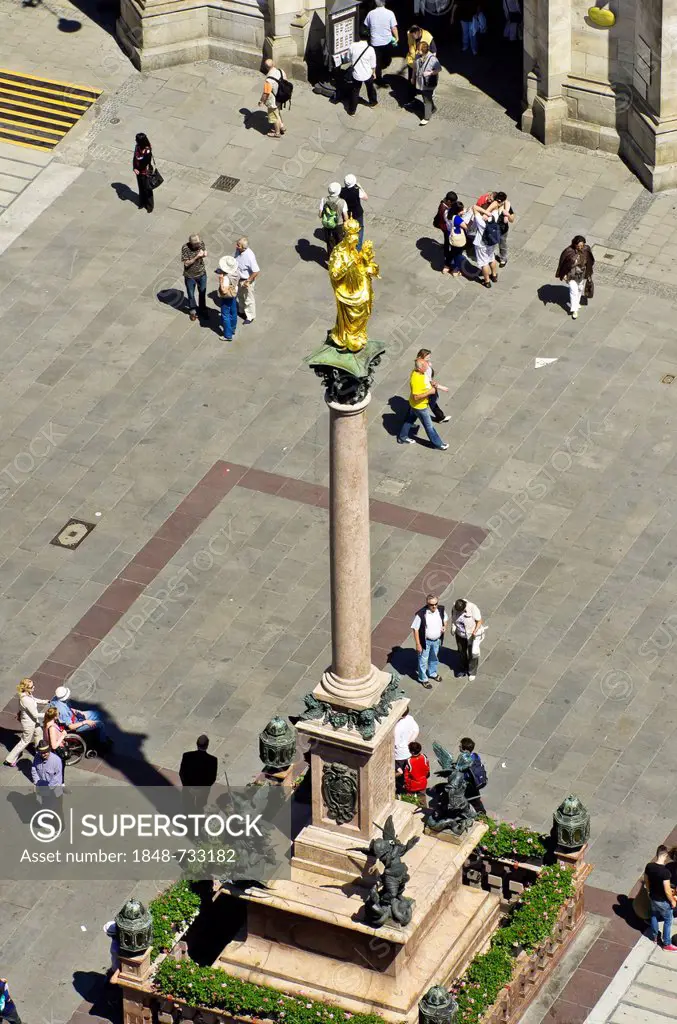 View of Mariensaeule column on Marienplatz square in the city centre, the central point of the pedestrian zone, Munich, Bavaria, Germany, Europe