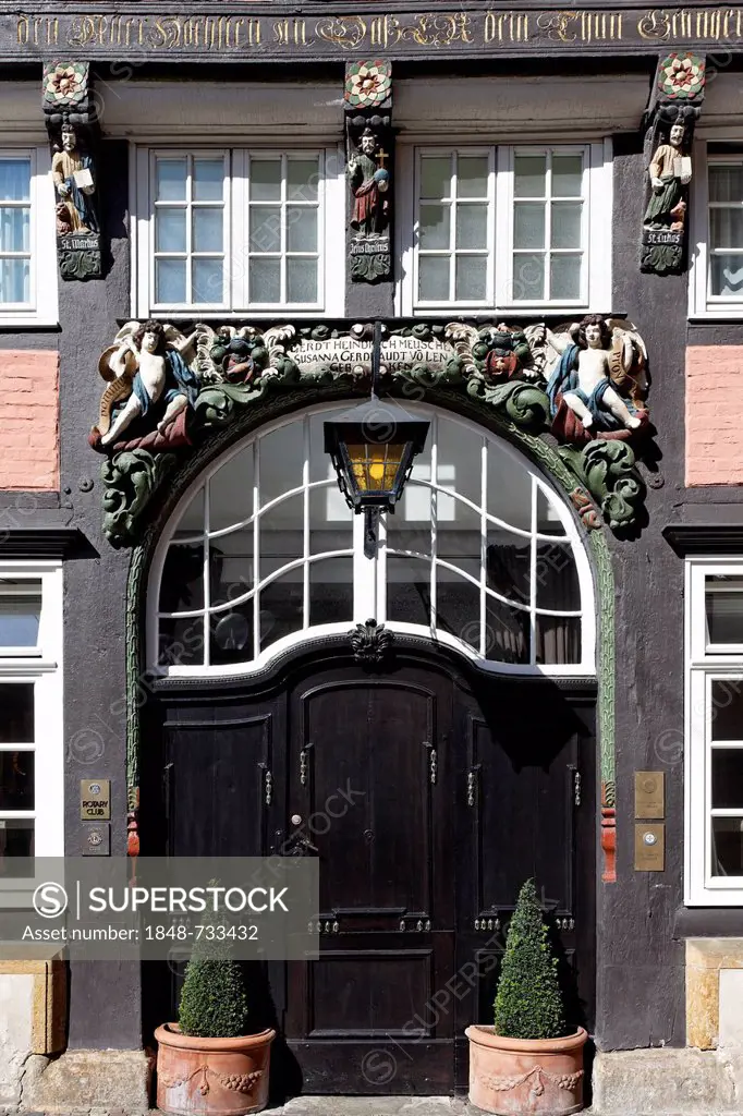 Haus Walhalla building, Baroque portal, historic half-timbered house, historic town centre, Osnabrueck, Lower Saxony, Germany, Europe