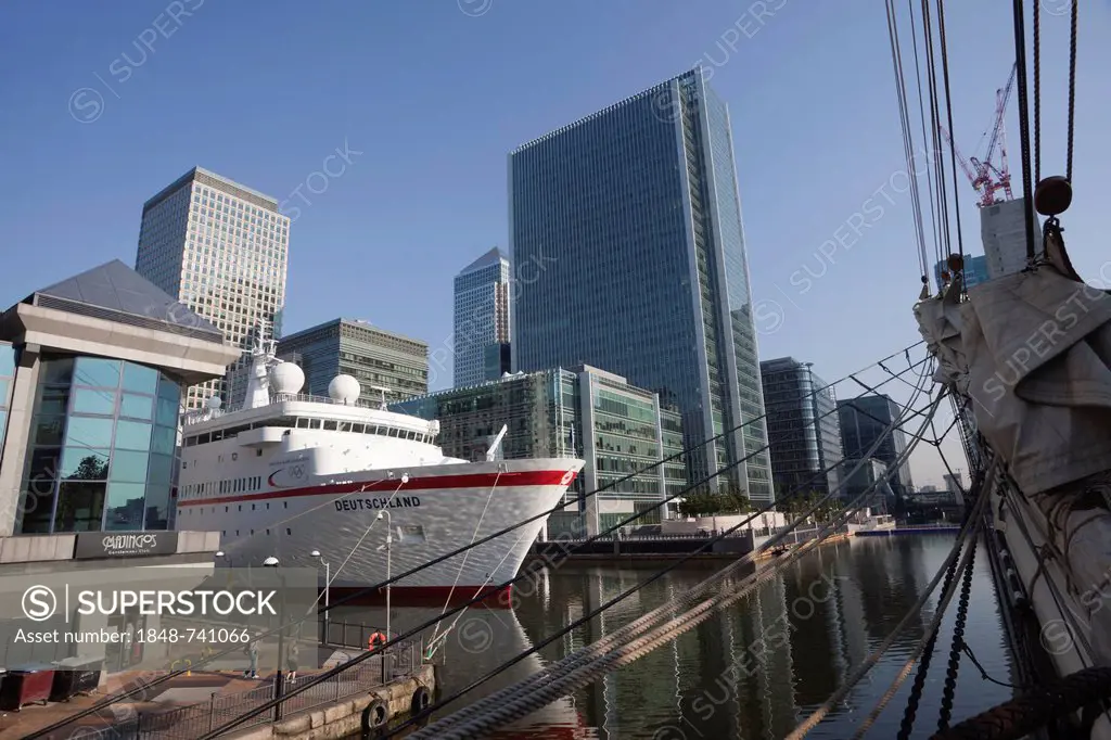 Cruise liner MS Deutschland moored at West India Dock in Canary Wharf during the 2012 Olympics in London, England, United Kingdom, Europe