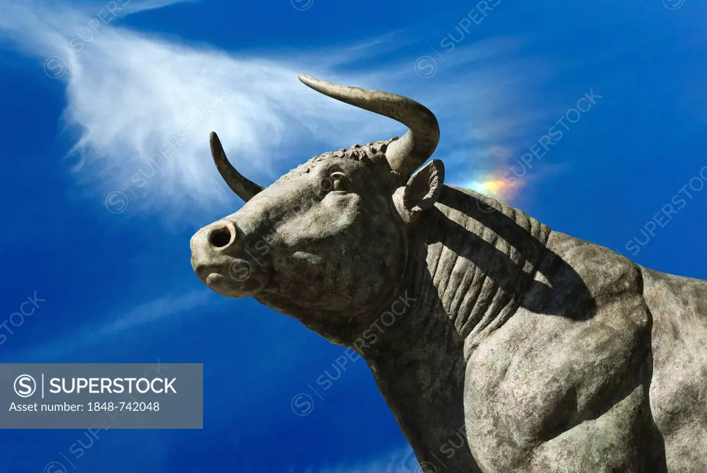 Sculpture of a bull, symbolic image for the stock market rally, bull market, rising prices, PublicGround