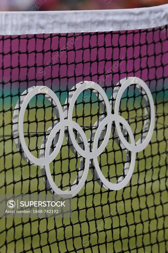 The Olympic rings on a net, tennis court, AELTC, London 2012, Olympic Tennis Tournament, Olympics, Wimbledon, London, England, Great Britain, Europe