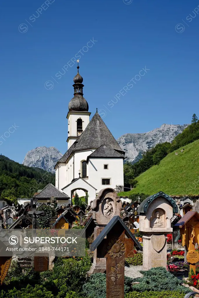 Cemetery, Parish Church of St. Sebastian, Ramsau bei Berchtesgaden, Berchtesgadener Land, Upper Bavaria, Bavaria, Germany, Europe