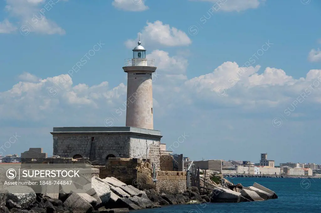 Lighthouse, Molo di Ponente, Marsala, Trapani Province, Sicily, Italy, Europe