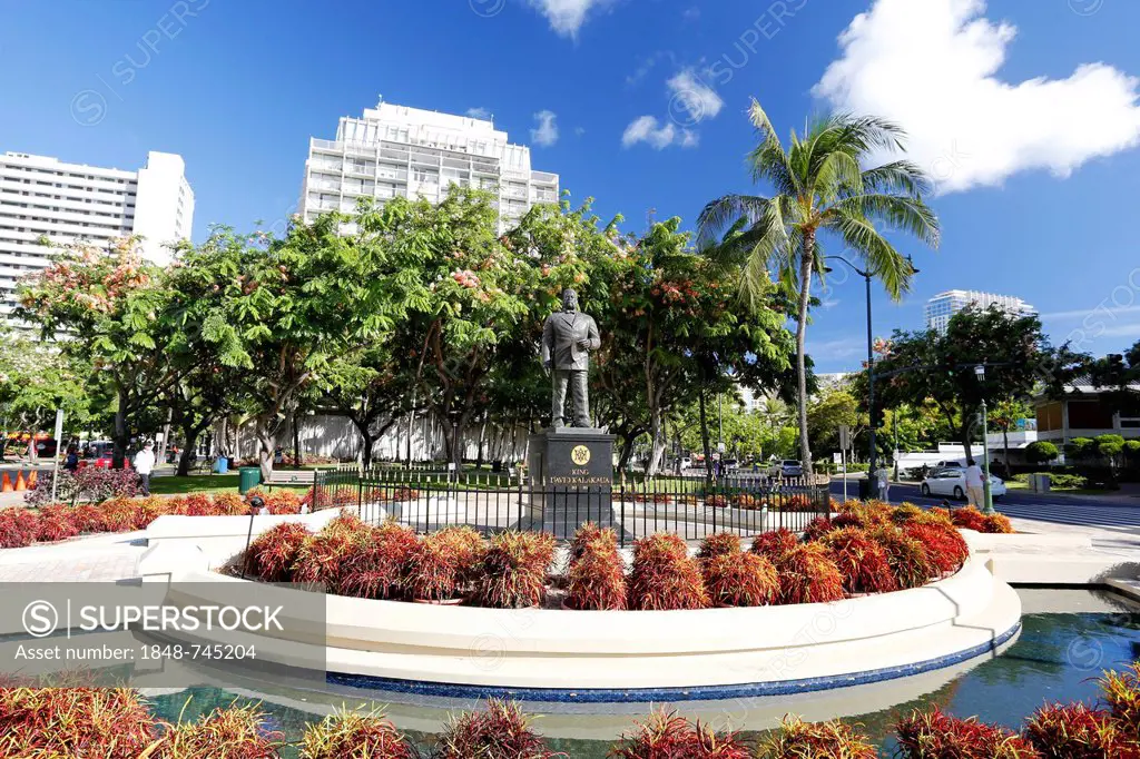 Statue of King David Kalakaua, Kalakaua Ave, Honolulu, O'ahu, Hawai'i, USA, America