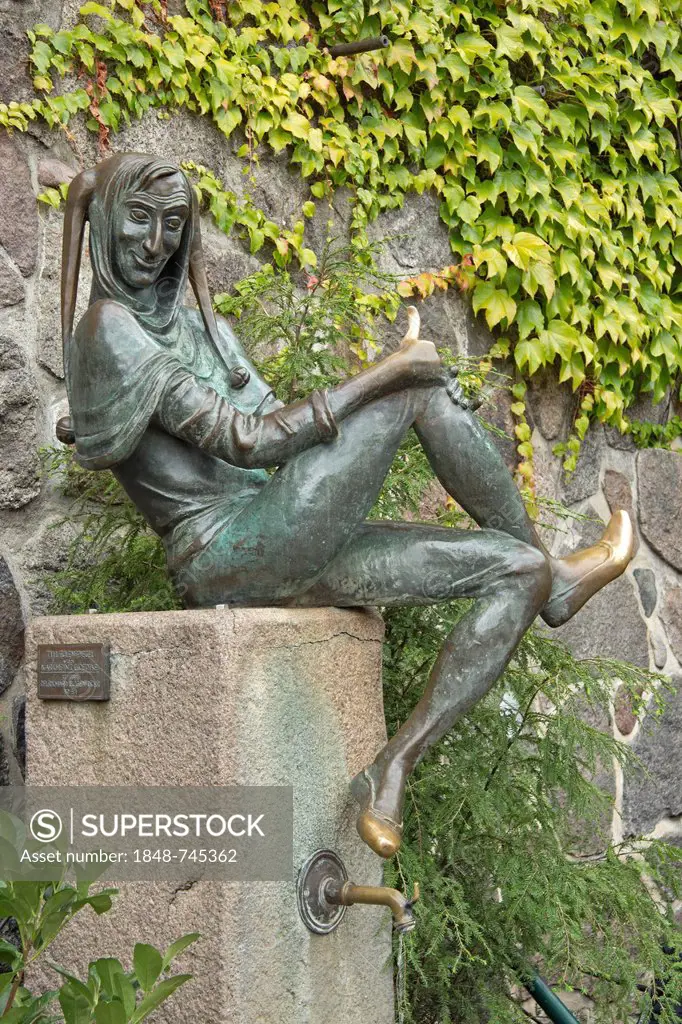 Eulenspiegel statue, Moelln, Schleswig-Holstein, Germany, Europe