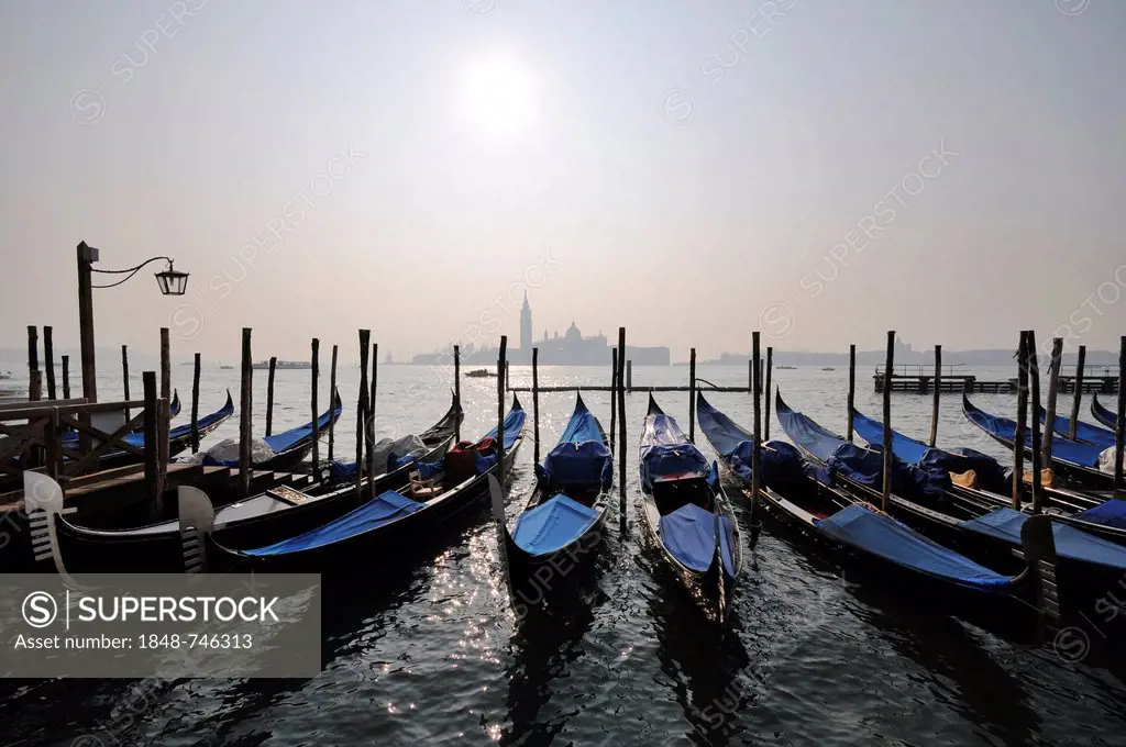 Gondolas with San Giorgio Maggiore at back, San Marco quarter, Venice, Venezia, Veneto, Italy, Europe