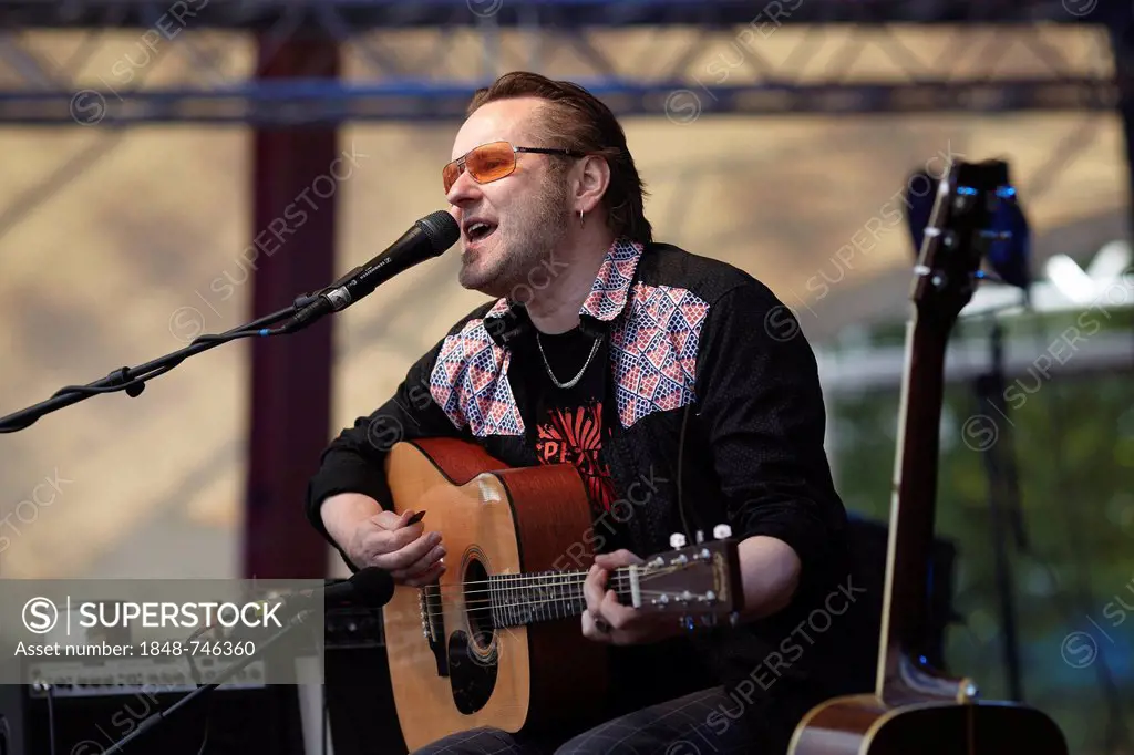 Peter Stoppok performing during the final concert of the BAP tour, Loreley open air stage, St. Goarshausen, Rhineland-Palatinate, Germany, Europe