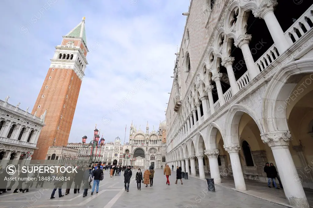 St. Mark's Square, St. Mark's Basilica, St Mark's Campanile, Palazzo Ducale or Doge's Palace, Piazzetta San Marco, Venice, Venice, Veneto, Italy, Euro...