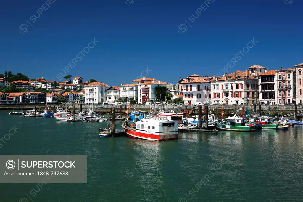 Fishing boats, fishing port of Saint-Jean-de-Luz, in Basque: Donibane Lohizune, Pyrenees, Aquitaine region, Pyrénées-Atlantiques department, France, E...