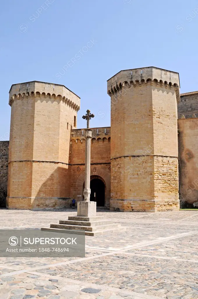Monasterio Santa Maria de Poblet, Cistercian Abbey, UNESCO World Heritage Site, Poblet, Tarragona province, Catalonia, Spain, Europe