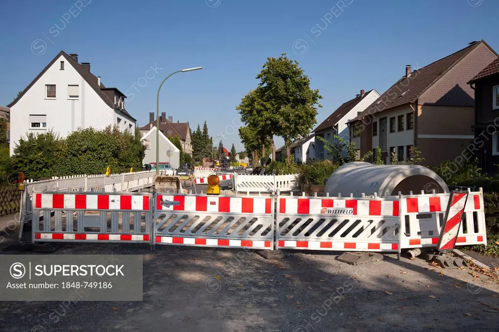 Barricade for road construction, renewal of the sewerage system, Koenigstrasse, Kamen, Ruhr Area, North Rhine-Westphalia, Germany, Europe, PublicGroun...