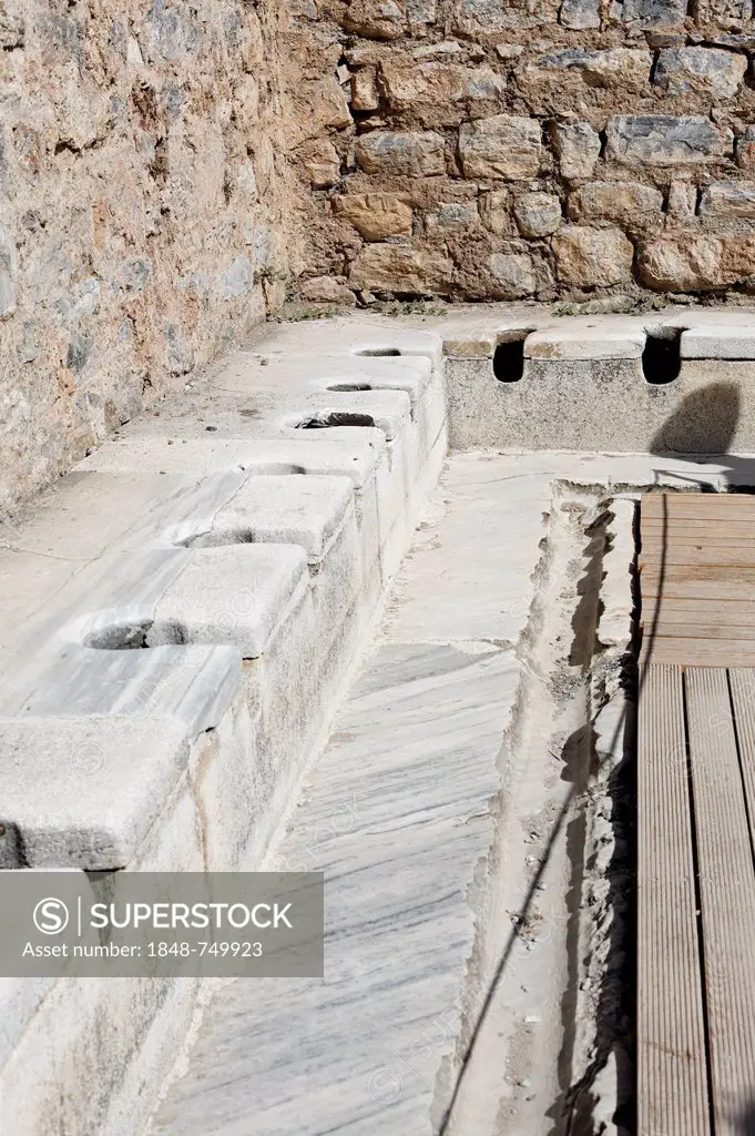 Public latrines, ancient excavation site of Ephesus, UNESCO World Heritage Site, Ephesus, Ephesos, Efes, Izmir, Turkish Aegean, western Turkey, Turkey...